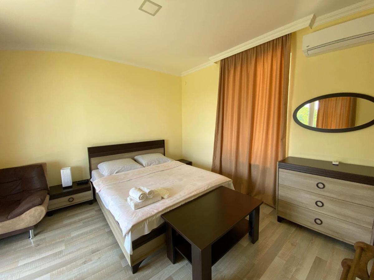 Lia'S Guest House ซิคนาคี ภายนอก รูปภาพ
